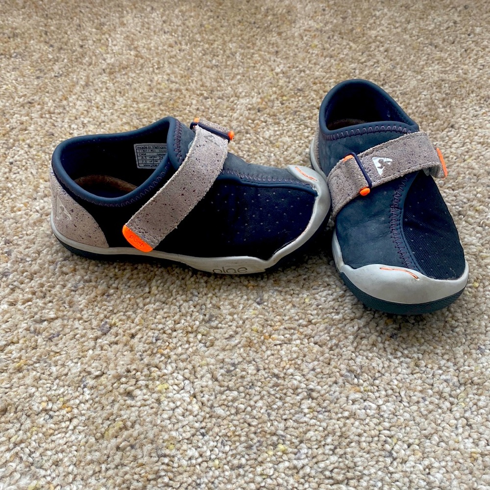 Toddler PLAE shoes.